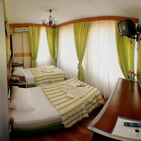 מלון Canberra 2*