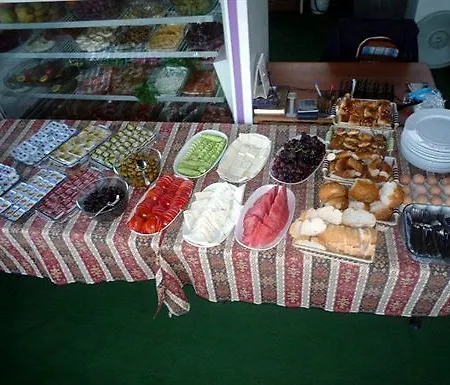 Canberra מלון 2*