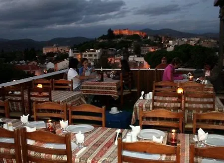 Canberra מלון 2*