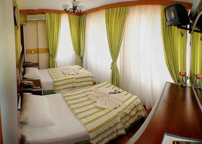 Ξενοδοχείο Canberra 2*